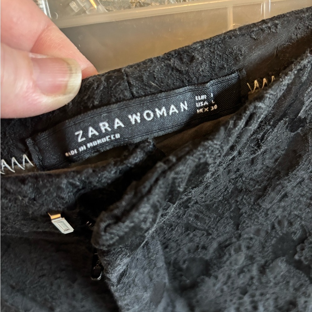 Zara Woman Black Jacard pants